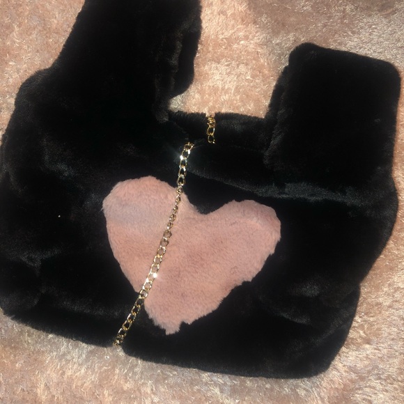 🔥HP🔥Faux Fur Arm Warmer Heart Bag - Picture 4 of 4